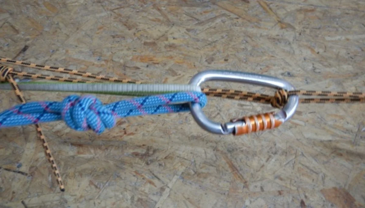 © (DAV Gangkofen) Übung geht weiter in der Kletterhalle