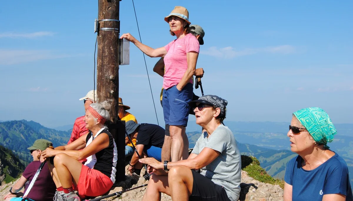 © (DAV Gangkofen) Gipfelgesang auf dem Rindalphorn