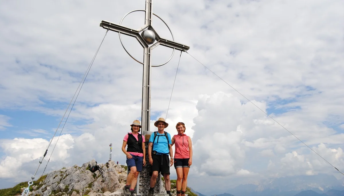 © (DAV Gangkofen) Gipfelkreuz Säuling