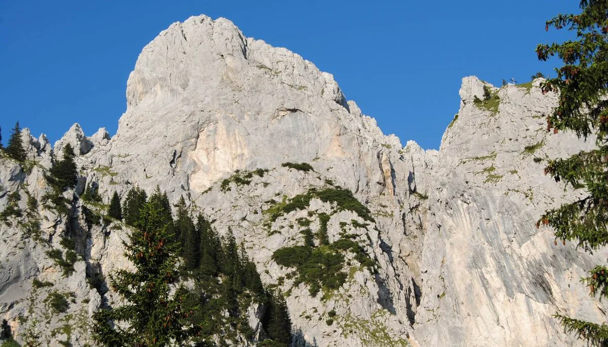 © (DAV Gangkofen) Blick vom Säulinghaus zum Säuling