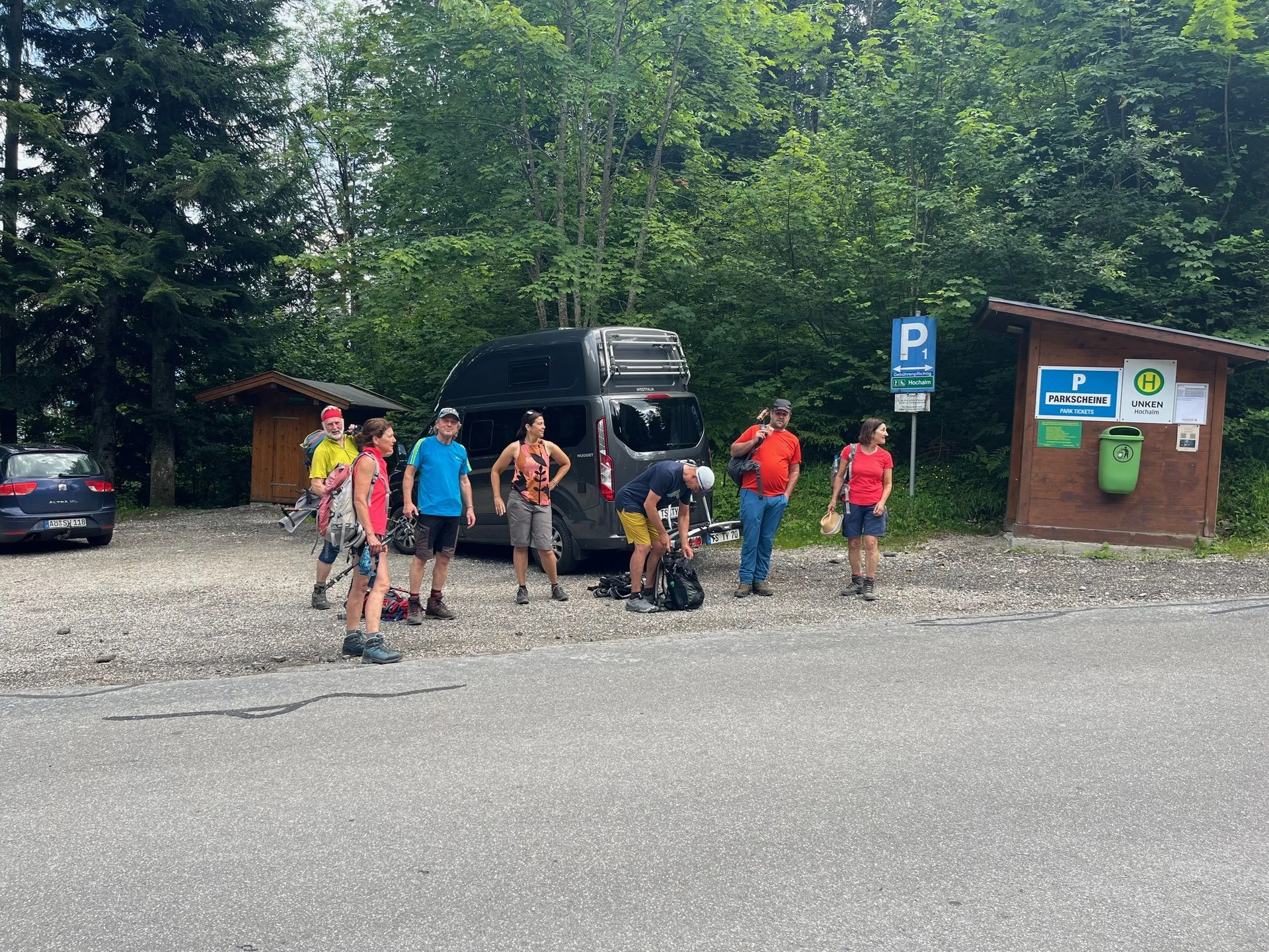 © (DAV Gangkofen) Bushaltestelle im Heutal