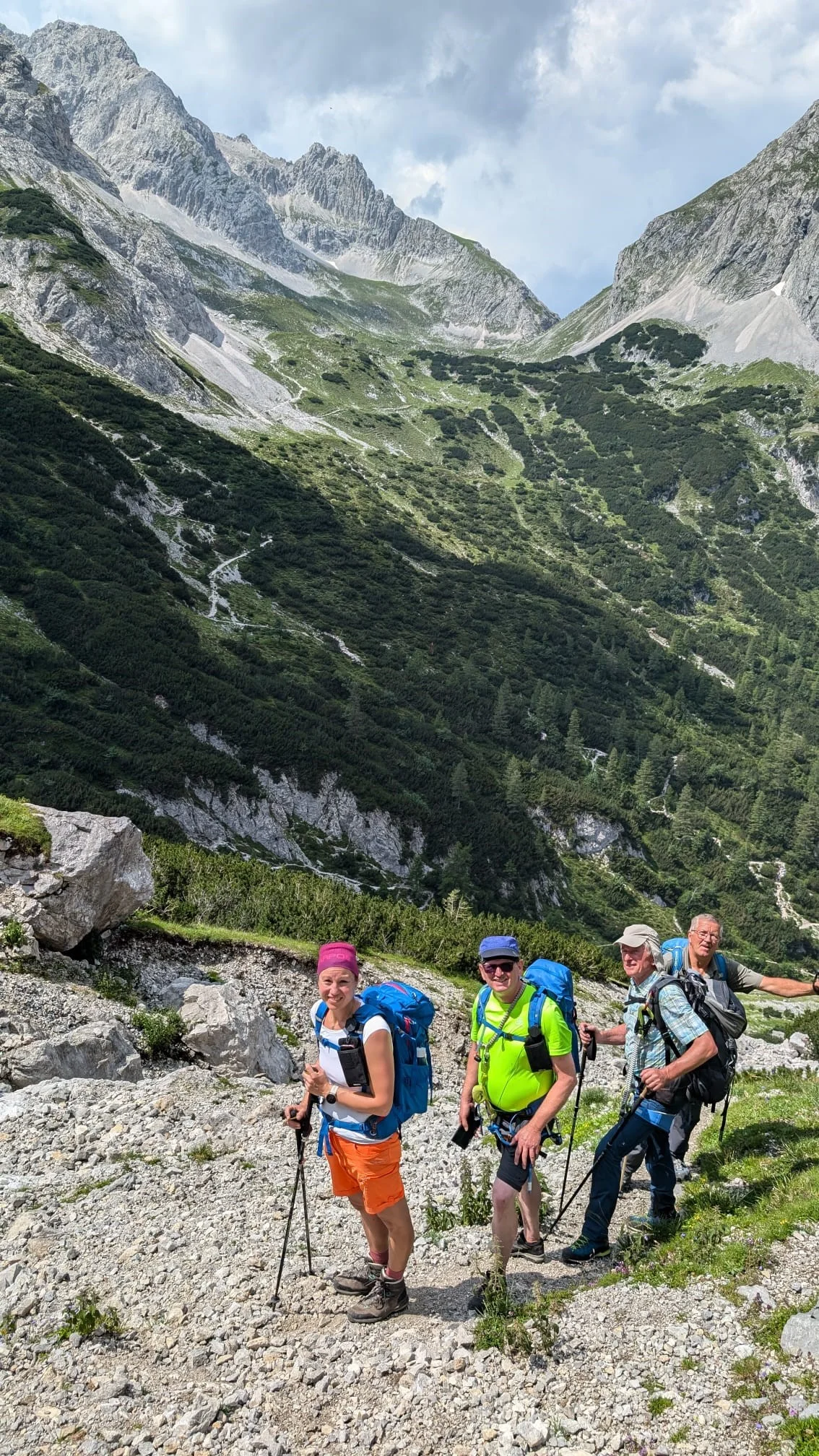 © Kurz vor dem Einstieg zum Tajakante Klettersteig (Foto von Martin Schm)