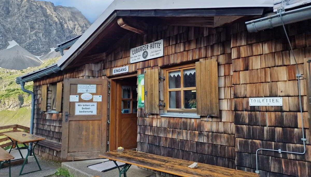 © Coburger Hütte am Sonntagmorgen