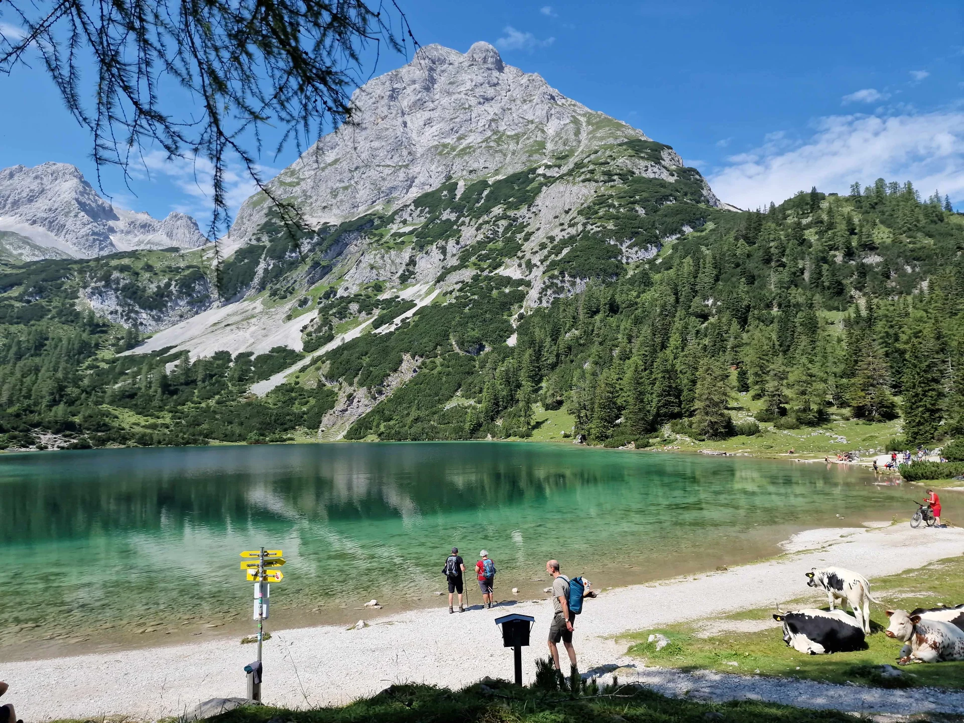 © Pause am Seebensee mit Blick auf die Ehrwalder Sonnenspitze