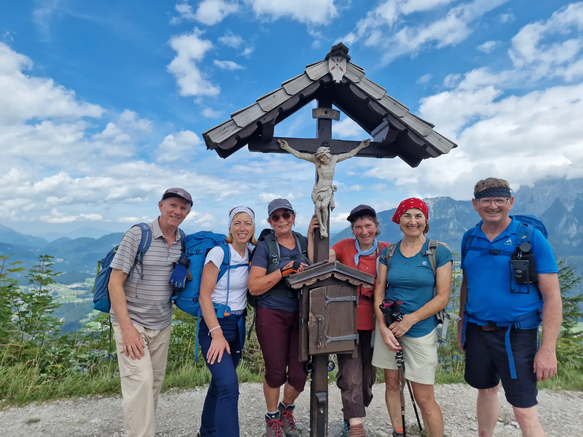 © (DAV Gangkofen) Wieder vereint mit Hermann, der über den Wanderweg aufgestiegen war