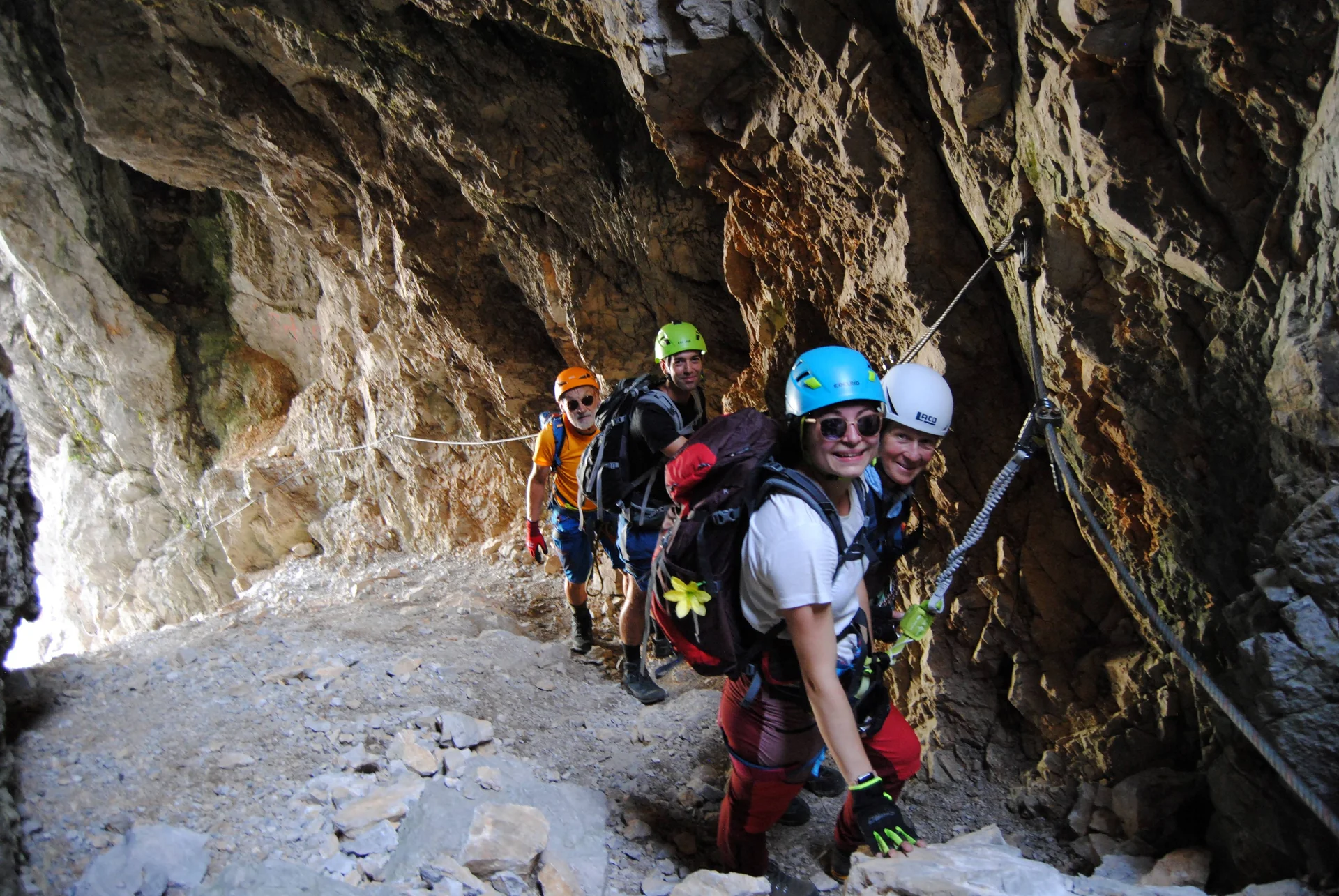 © (DAV Gangkofen) Schatten und Kühle im Brudertunnel