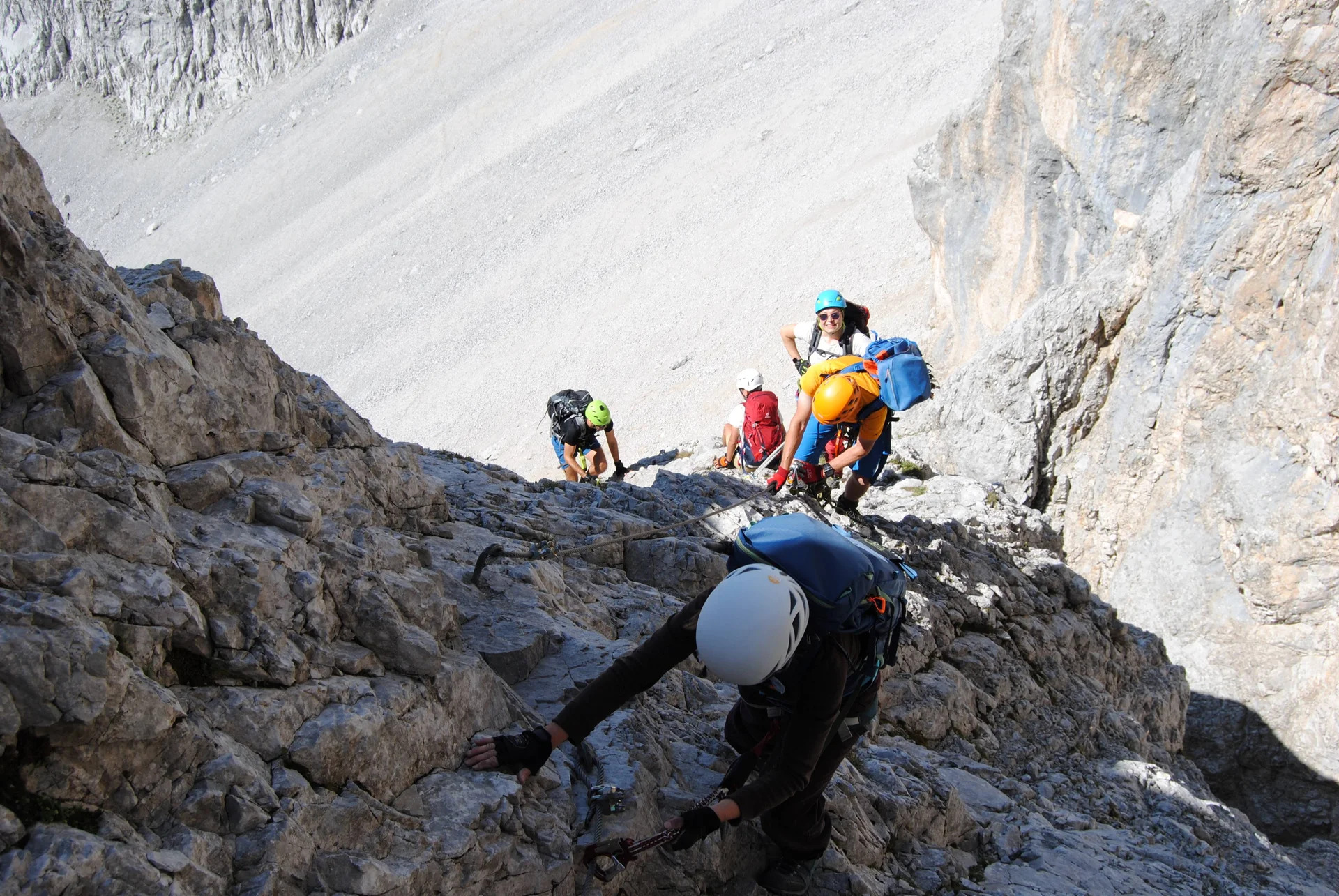 © (DAV Gangkofen) Lange Kletterpartie   vor dem Gipfelsturm