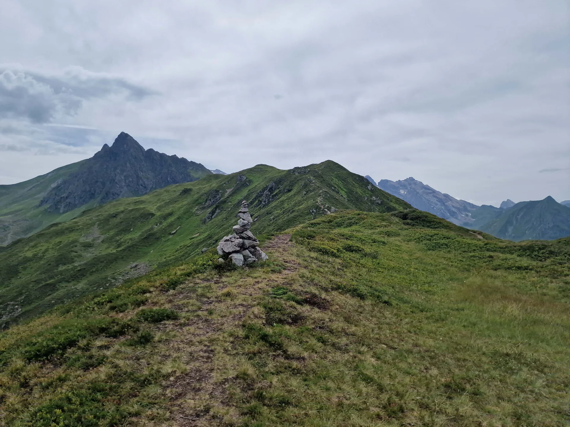© Martin Götz „Aufstieg über die Alpilaalpe vorbei an der Tschaggunser Mittagsspitze“ 