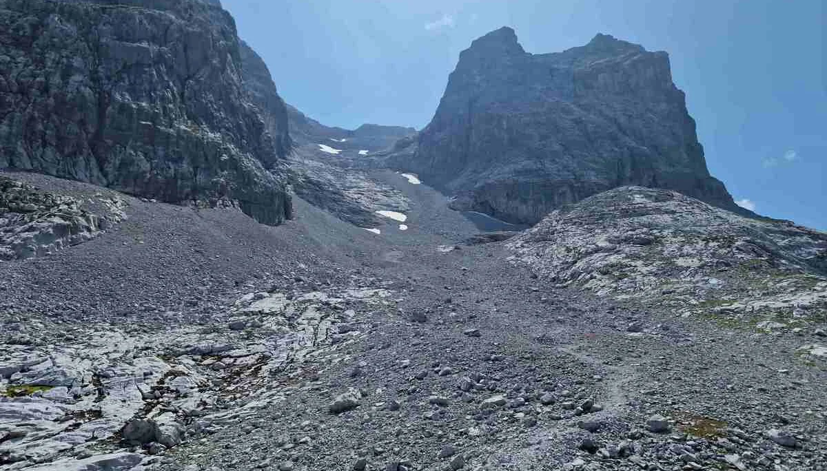 © Martin Götz „Abstieg über den Rachen, ein steiles Schuttkar“