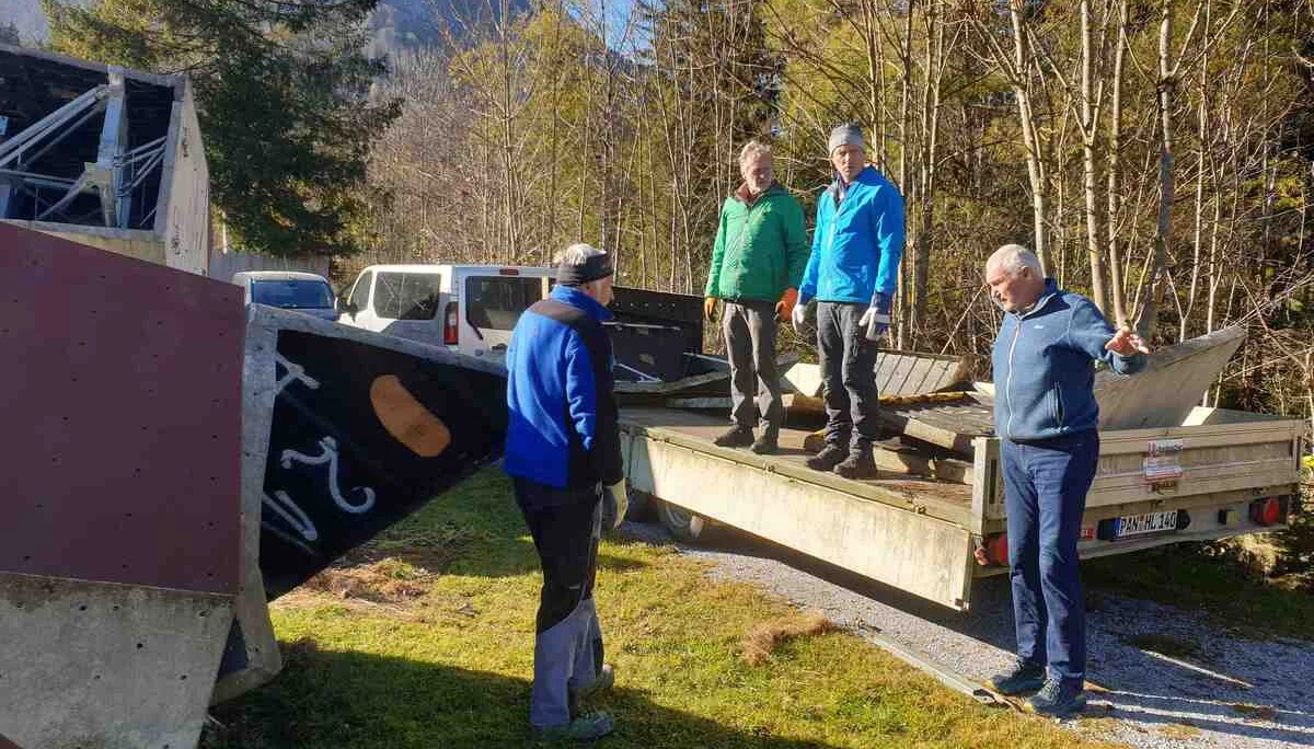 © (DAV Gangkofen) Lagebesprechung