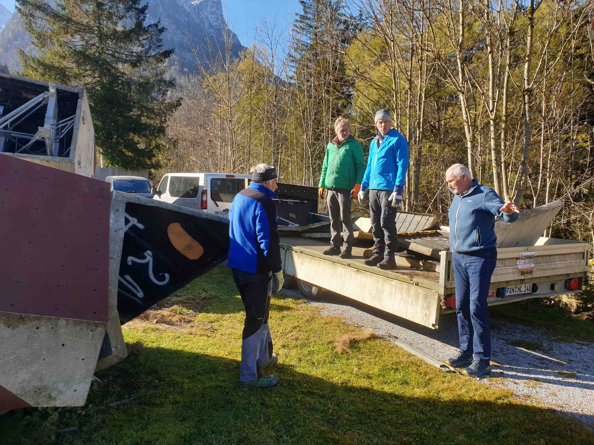 © (DAV Gangkofen) Lagebesprechung