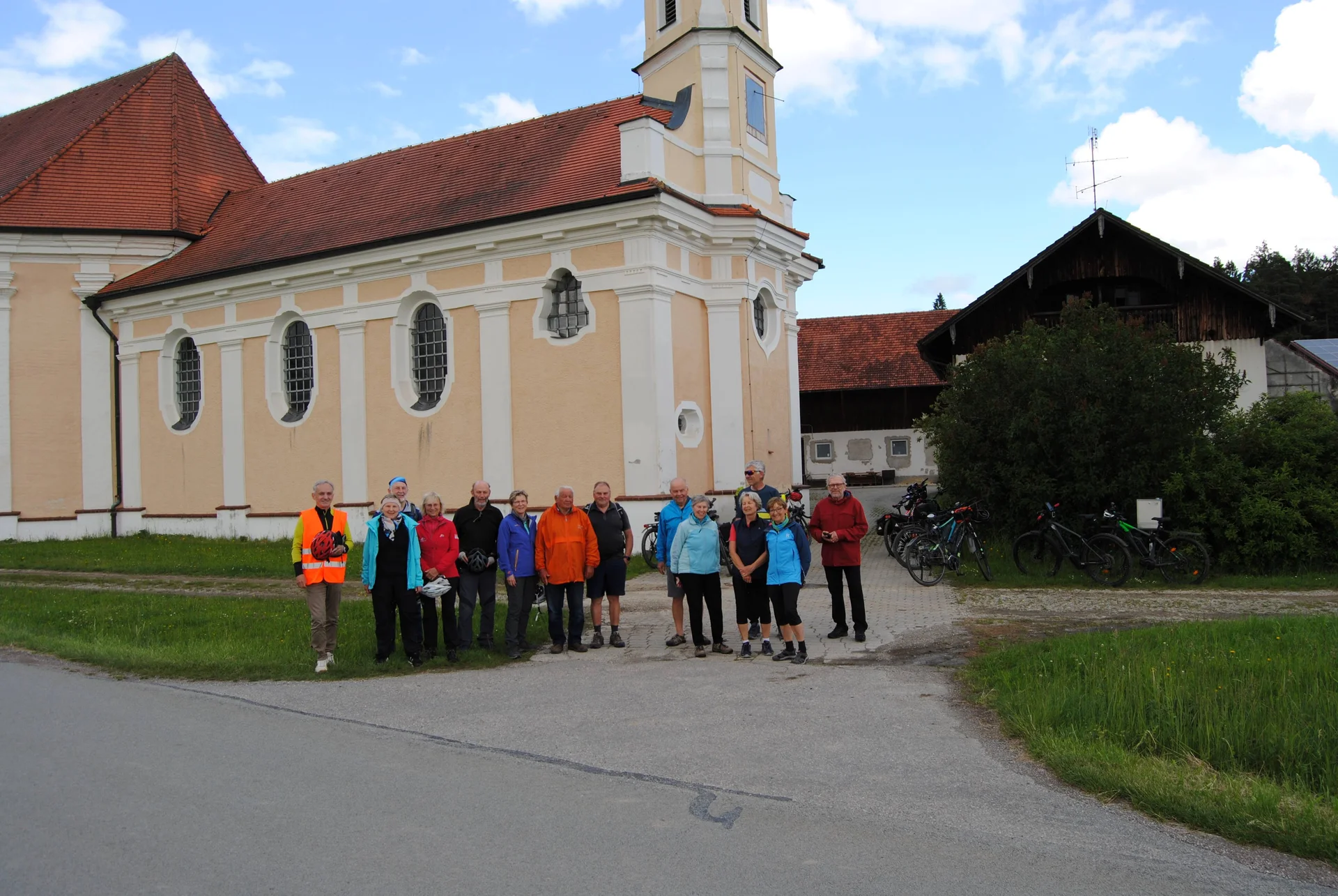 © (DAV Gangkofen) Dreifaltigkeitskirche bei Aham
