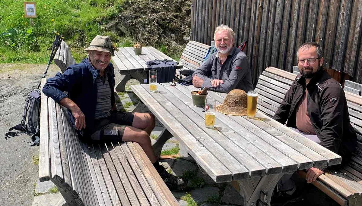 © Klaus Mölzl "Obligatorisches Begrüßungsbier auf der Gleiwitzer Hütte"