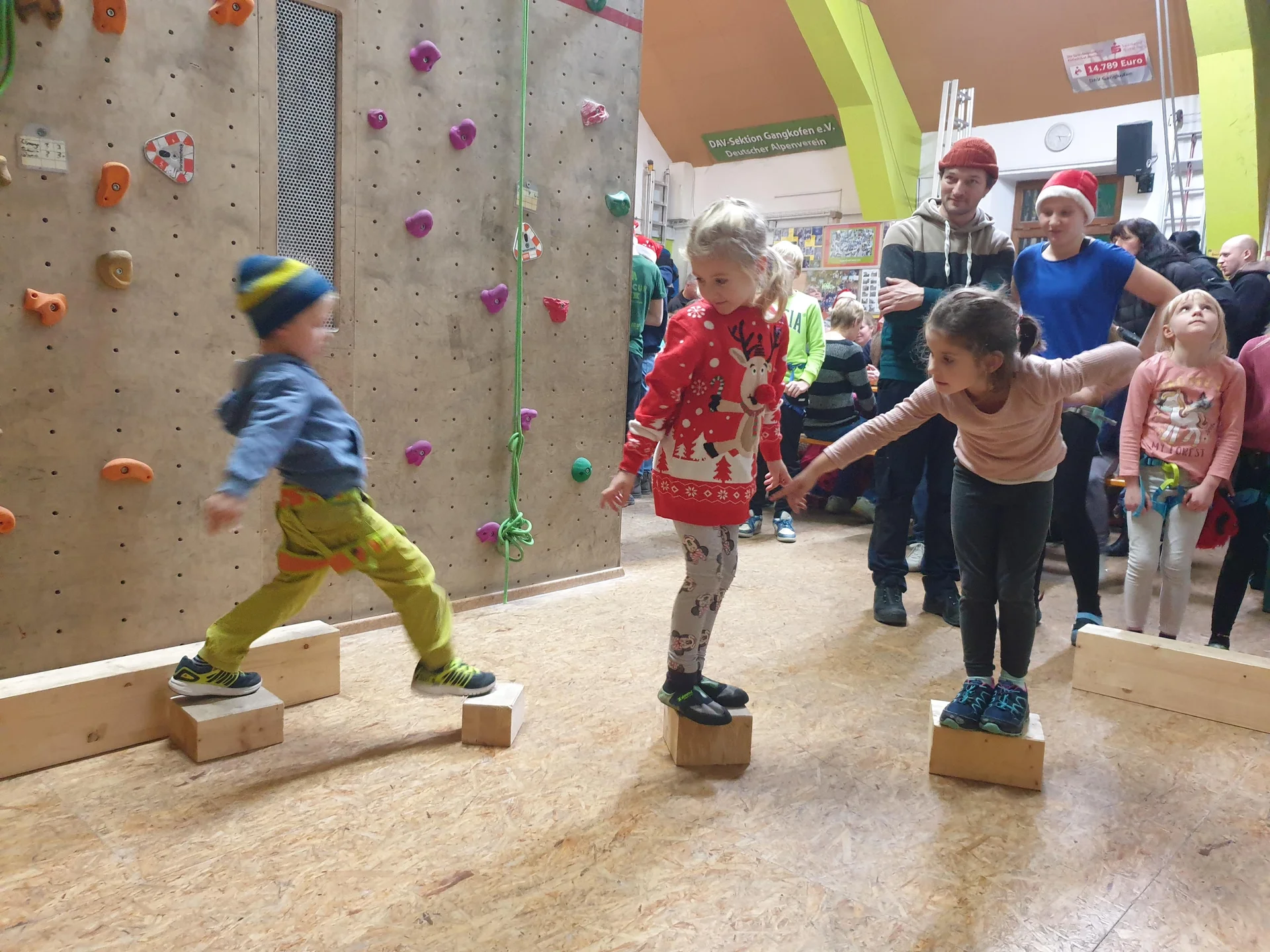 © (DAV Gangkofen) "Ohne den Boden zu berühren!"
