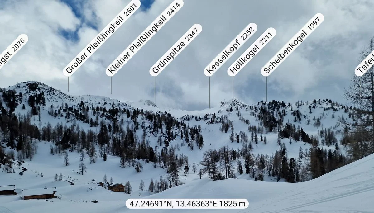 © (Martin Götz) Das Ziel für den nächsten Morgen und die Ziele für noch weitere Touren im Blick von der Hütte aus