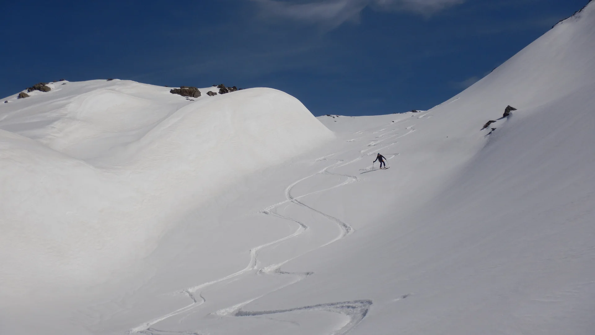 Abfahrt über unberührte Hänge | © Max Altmannshofer