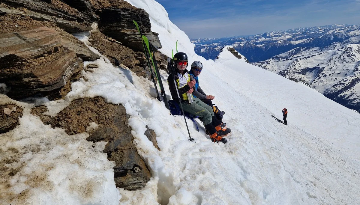 Es war nicht nur warm, sondern heiß bei der Gipfelrast | © Max Altmannshofer