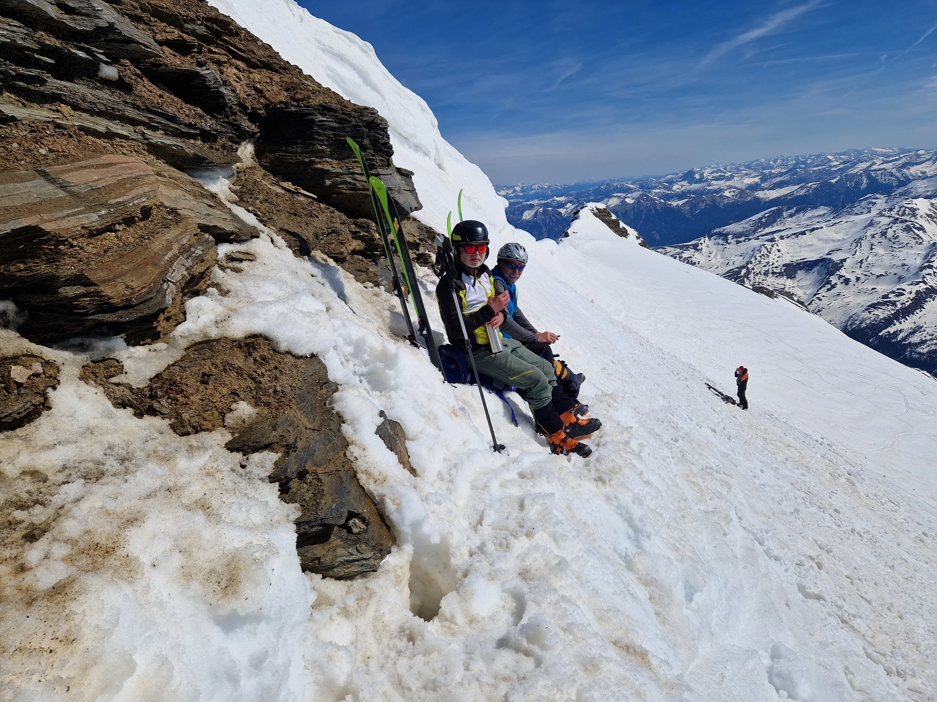 Es war nicht nur warm, sondern heiß bei der Gipfelrast | © Max Altmannshofer