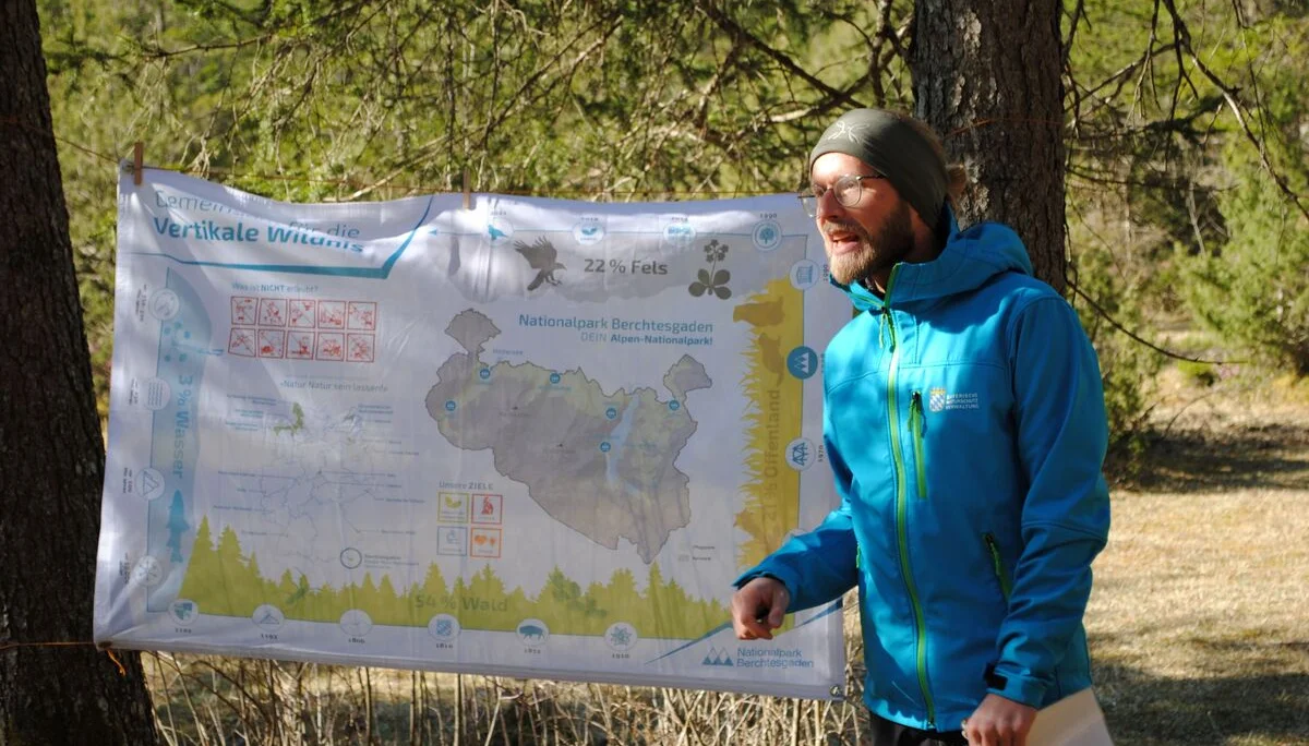 © (DAV Gangkofen):  Daniel Kriegl stellt Nationalpark vor