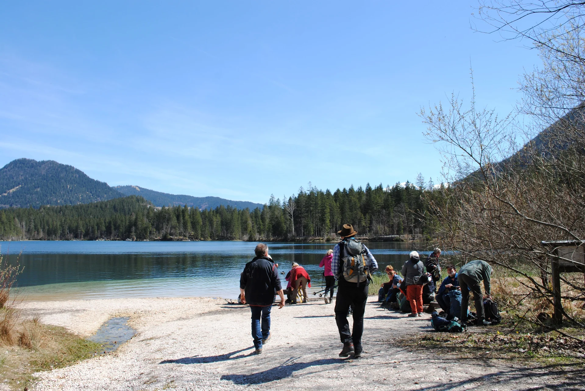 © (DAV Gangkofen) Mittagspause am Hintersee