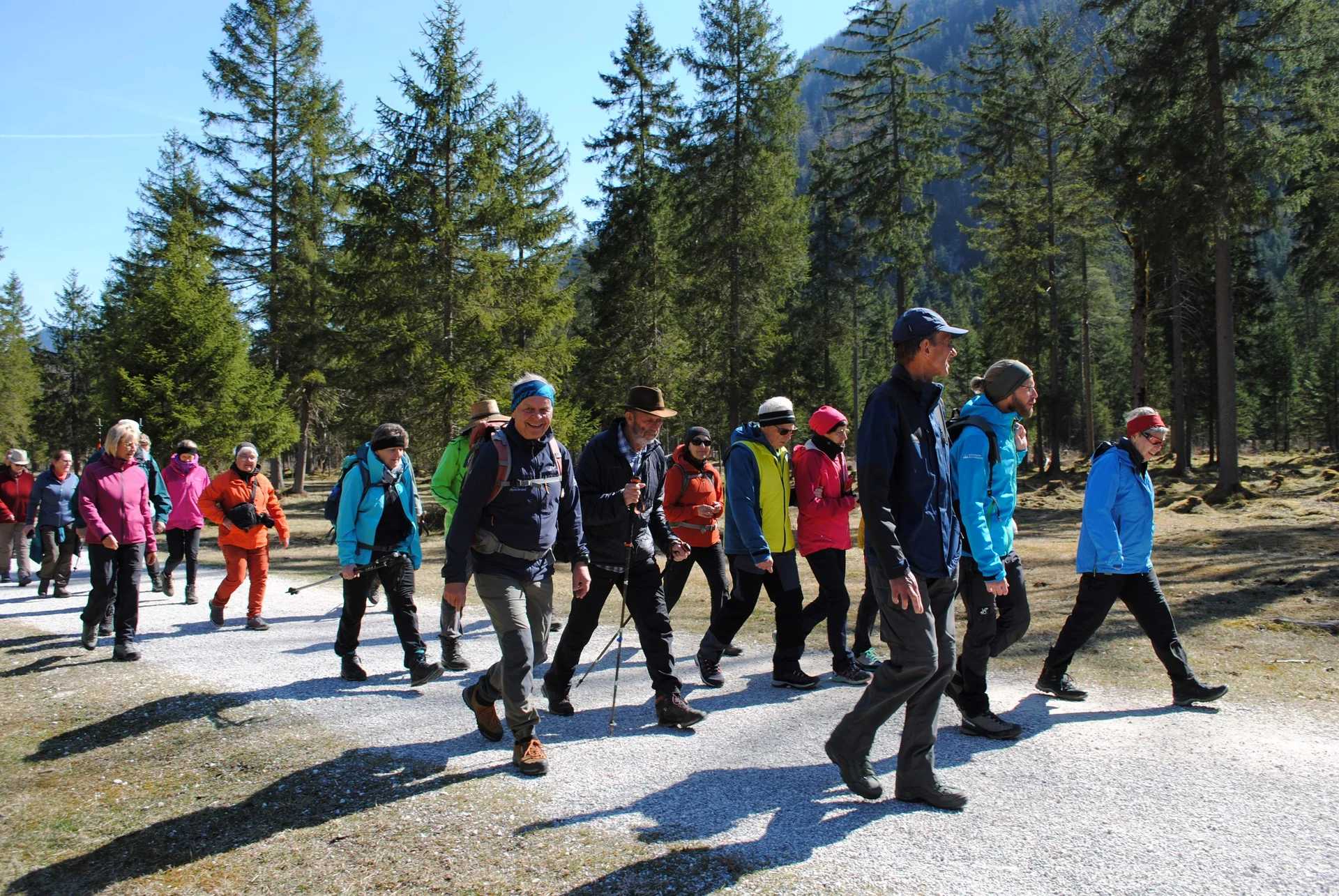 © (DAV Gangkofen) Unterwegs im Klausbachtal