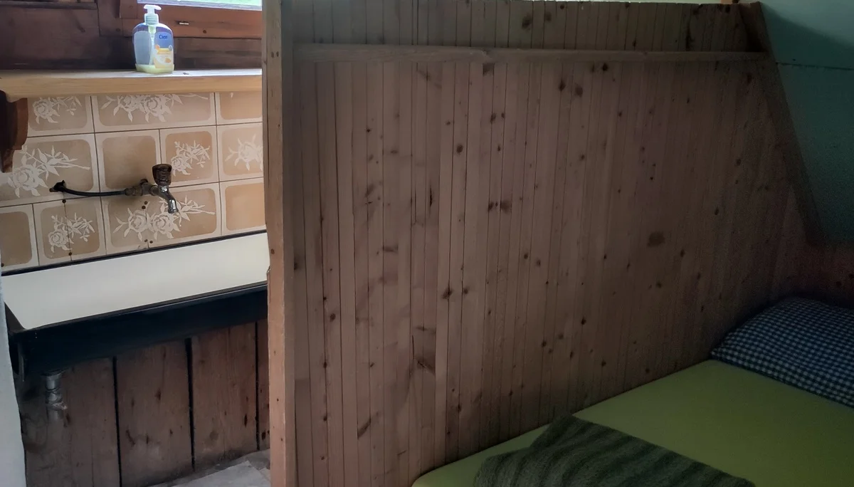 © (DAV-Gangkofen) - Tag 2.5-Waschraum Plumsjoch Hütte