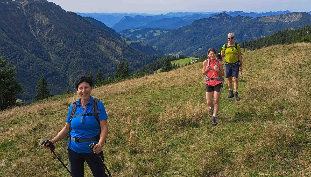 © (DAV Gangkofen) Über das sogenannte Schönfeld zur Bauernwand