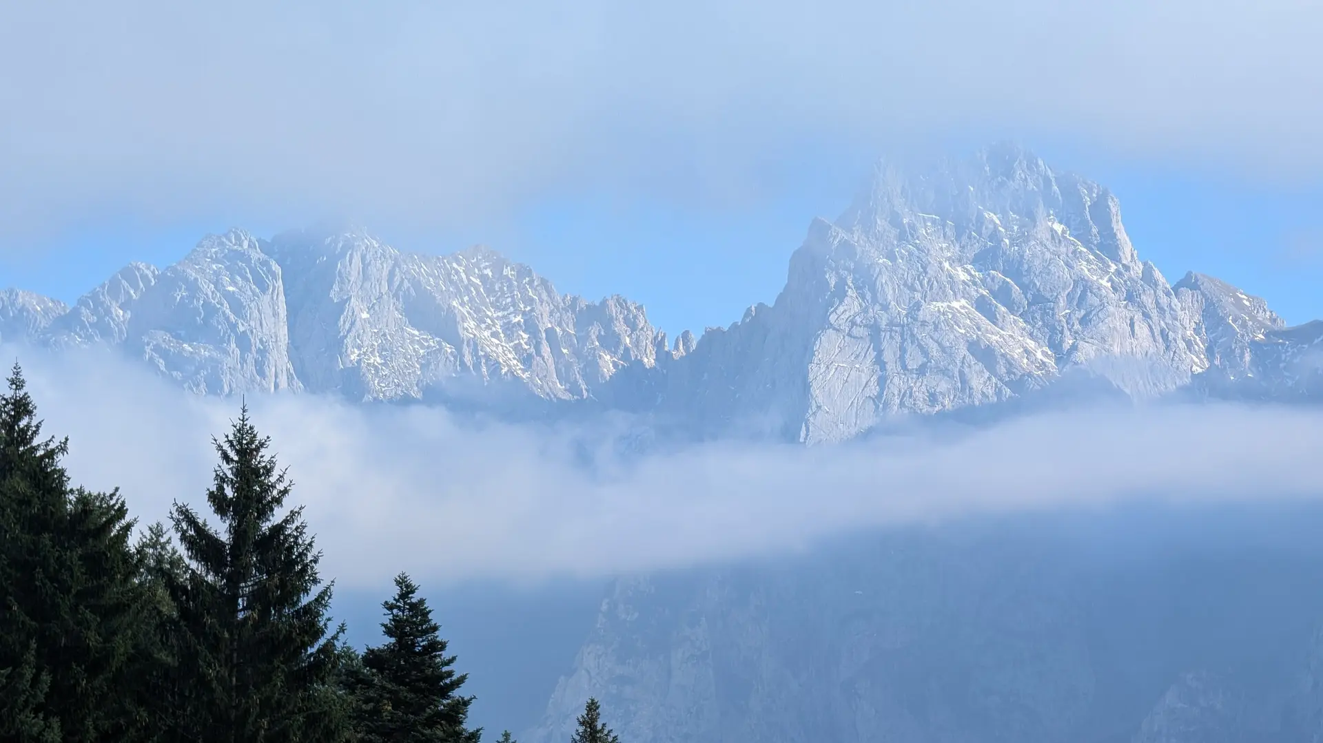 BW Überschreitung Zahmer Kaiser via Pyramidenspitze | © DAV Gangkofen\Martin Götz - Wilder Kaiser im „Nebel-Sandwich“