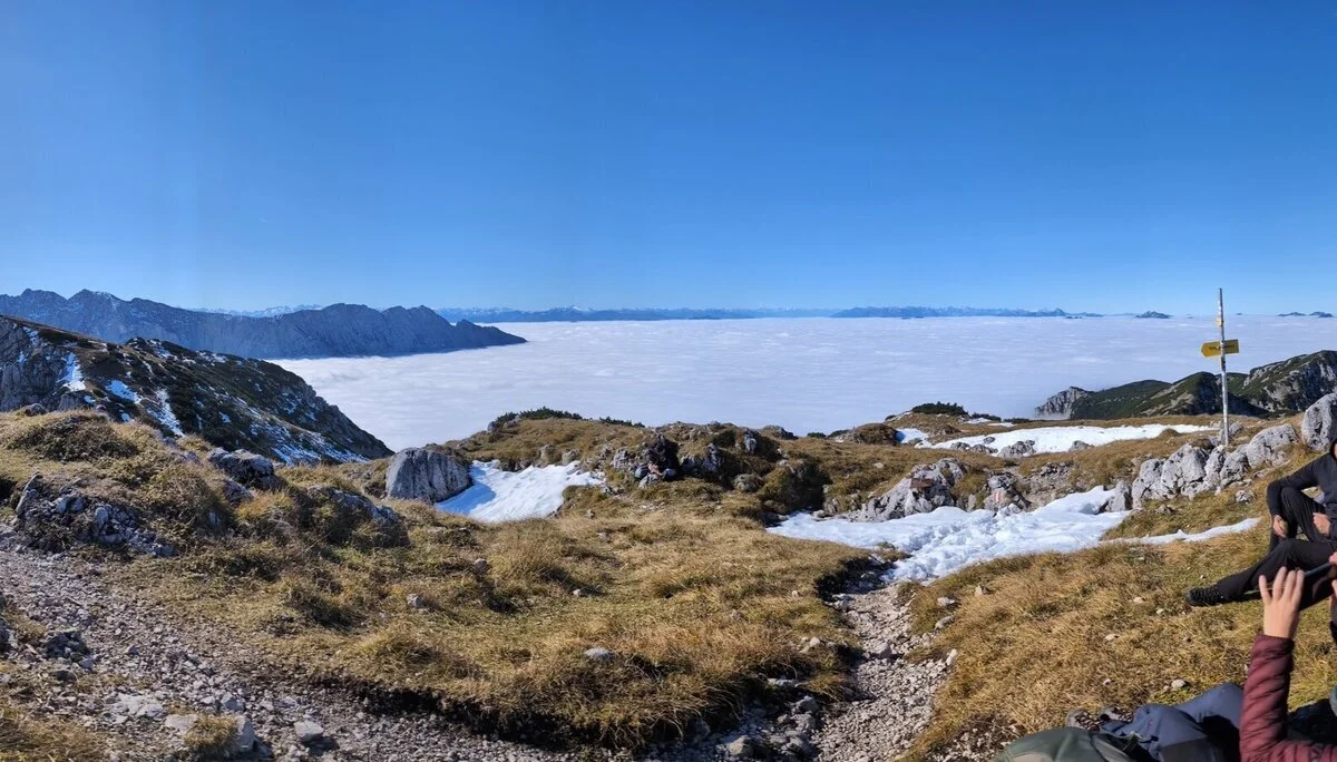BW Überschreitung Zahmer Kaiser via Pyramidenspitze | © DAV Gangkofen\Martin Götz - Gipfelrast mit Sonne satt