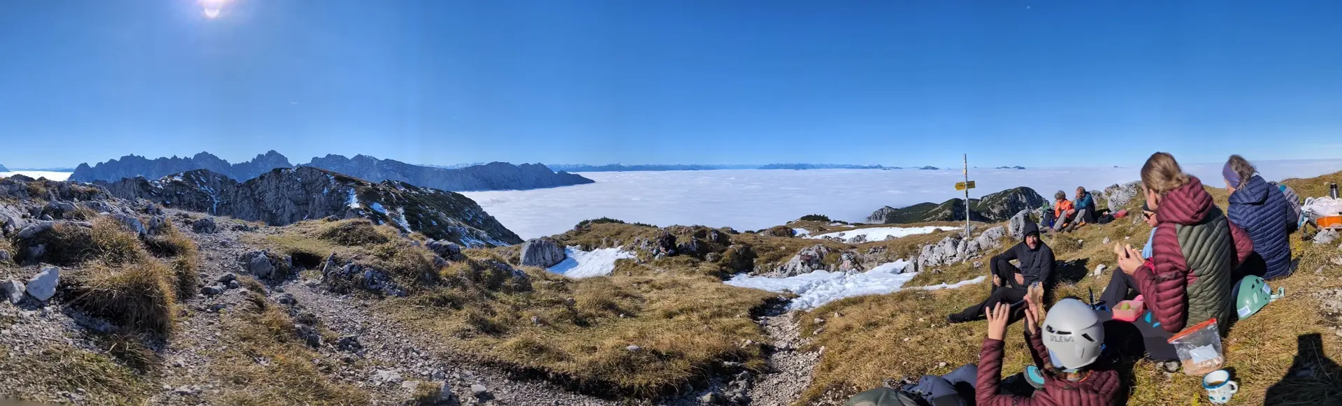 BW Überschreitung Zahmer Kaiser via Pyramidenspitze | © DAV Gangkofen\Martin Götz - Gipfelrast mit Sonne satt