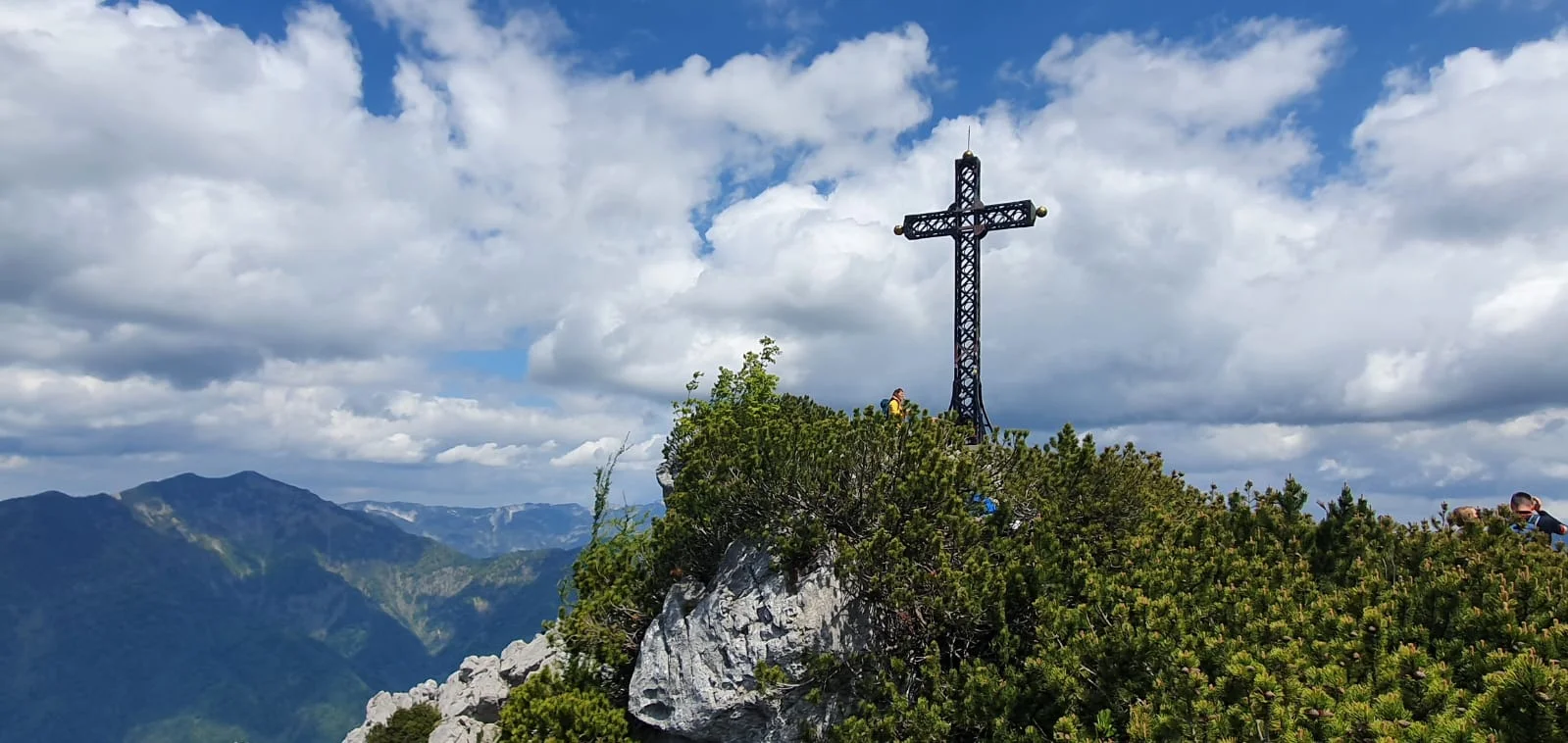 © “Gipfelkreuz auf dem Berg Katrin“ – Carina S