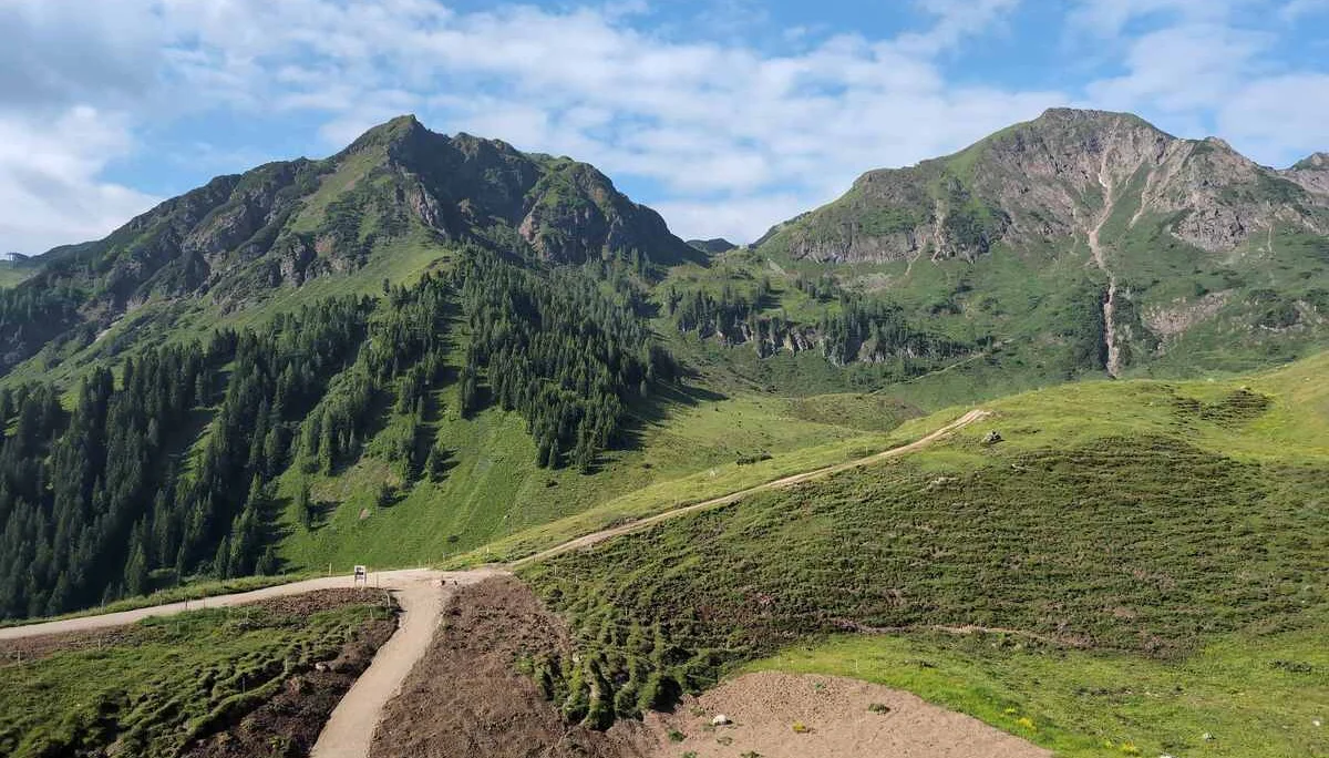 © “Blick zurück von der Bergstation der Seilbahn“ – Martin Götz