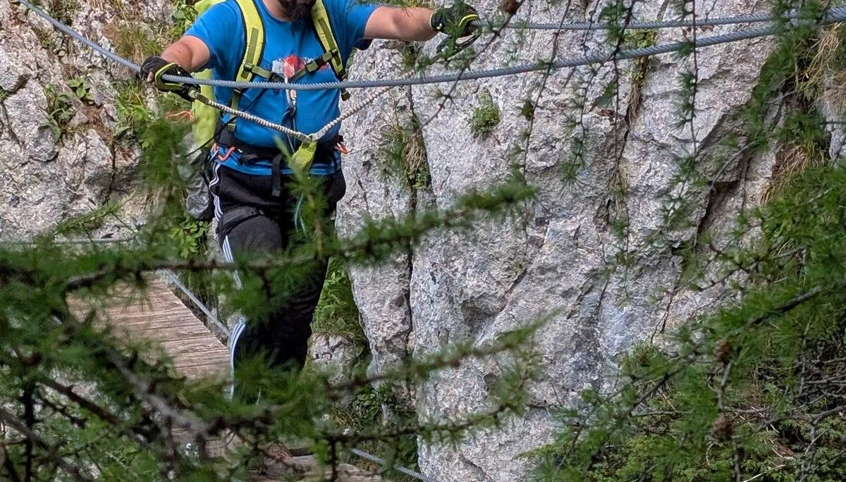 © „Auf der Hängebrücke“ – Martin Götz