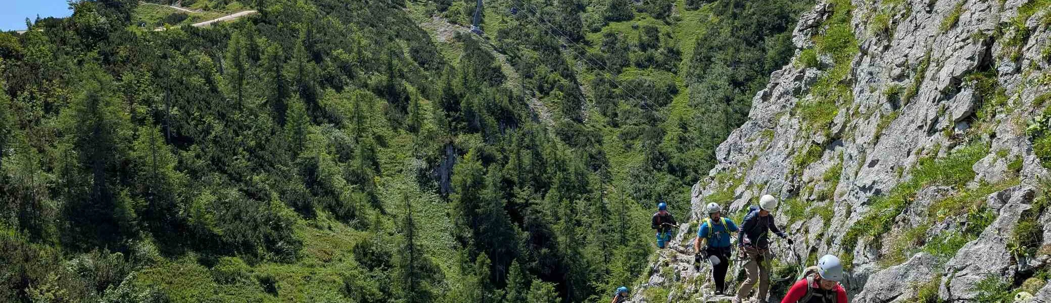 © „Blick vom Ende des Schützensteigs auf den Jenner und die Bergstation der Seilbahn“ -Martin Götz