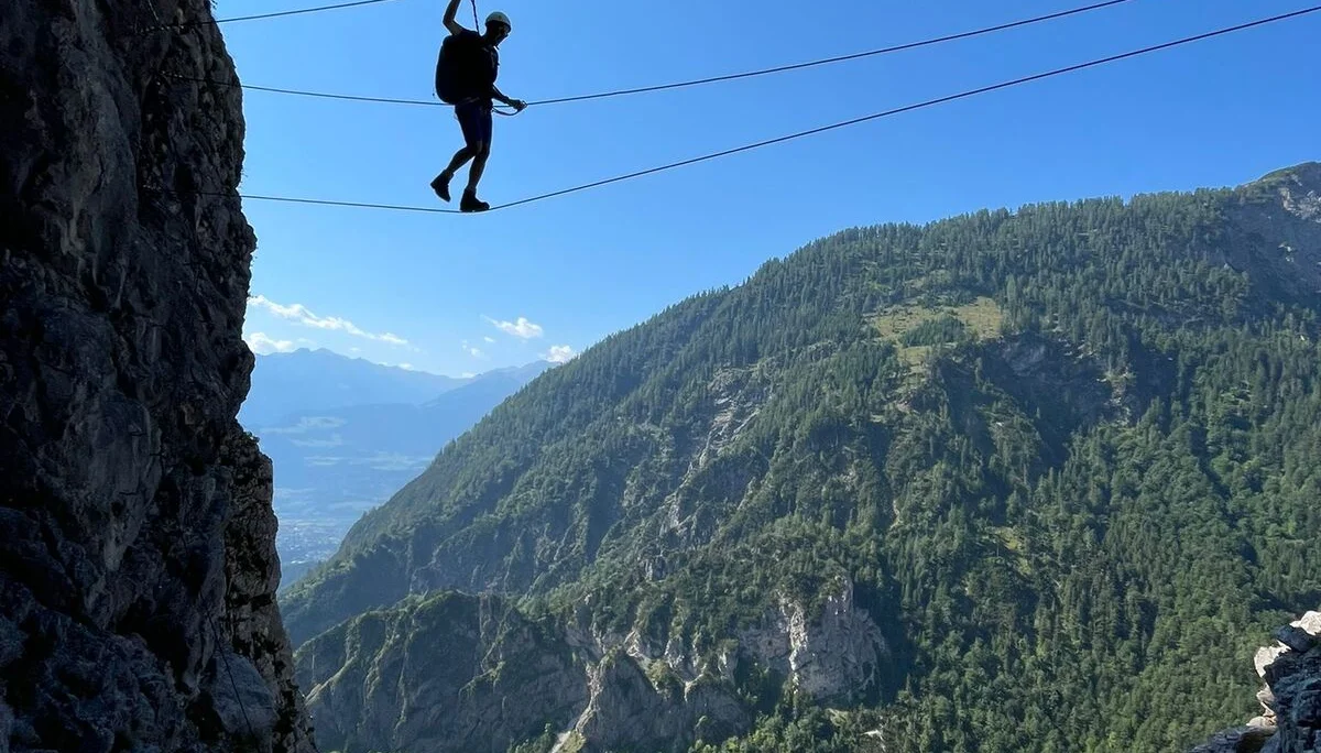 © „Auf der Seilbrücke‘“ – Melanie Loher