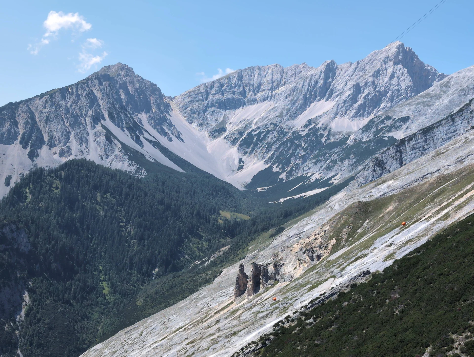 © „Blick zum Stempeljoch – da kommen die Wanderer auf dem Karwendel Höhenweg runter“ – Martin Götz
