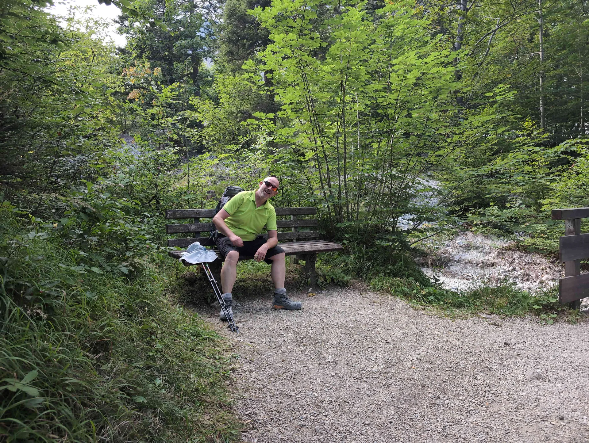 © „Verdiente Pause an der Brücke auf Höhe der 2. Ladhütte“ – Martin Götz