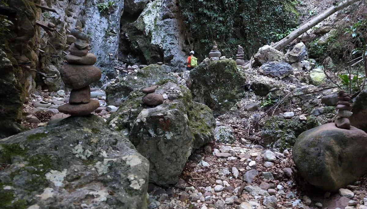 © „Im Wald der Steinmänner und -frauen“ –Martin Götz