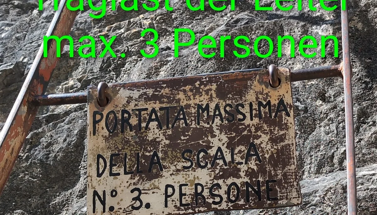 © „Tragfähigkeit der Leiter für drei Personen –Glück gehabt“ –Martin Götz