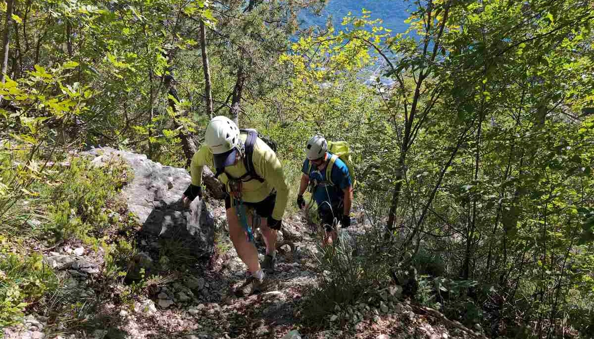 © „Gehstrecke im Klettersteig“ –Martin GötzBild 304 „Blick auf Riva del Garda“ –Martin Götz