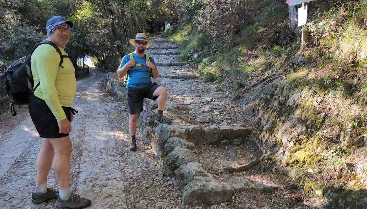 © „Zustieg auf befestigtem Weg zur Kappelle Santa Barbara“ –Martin Götz