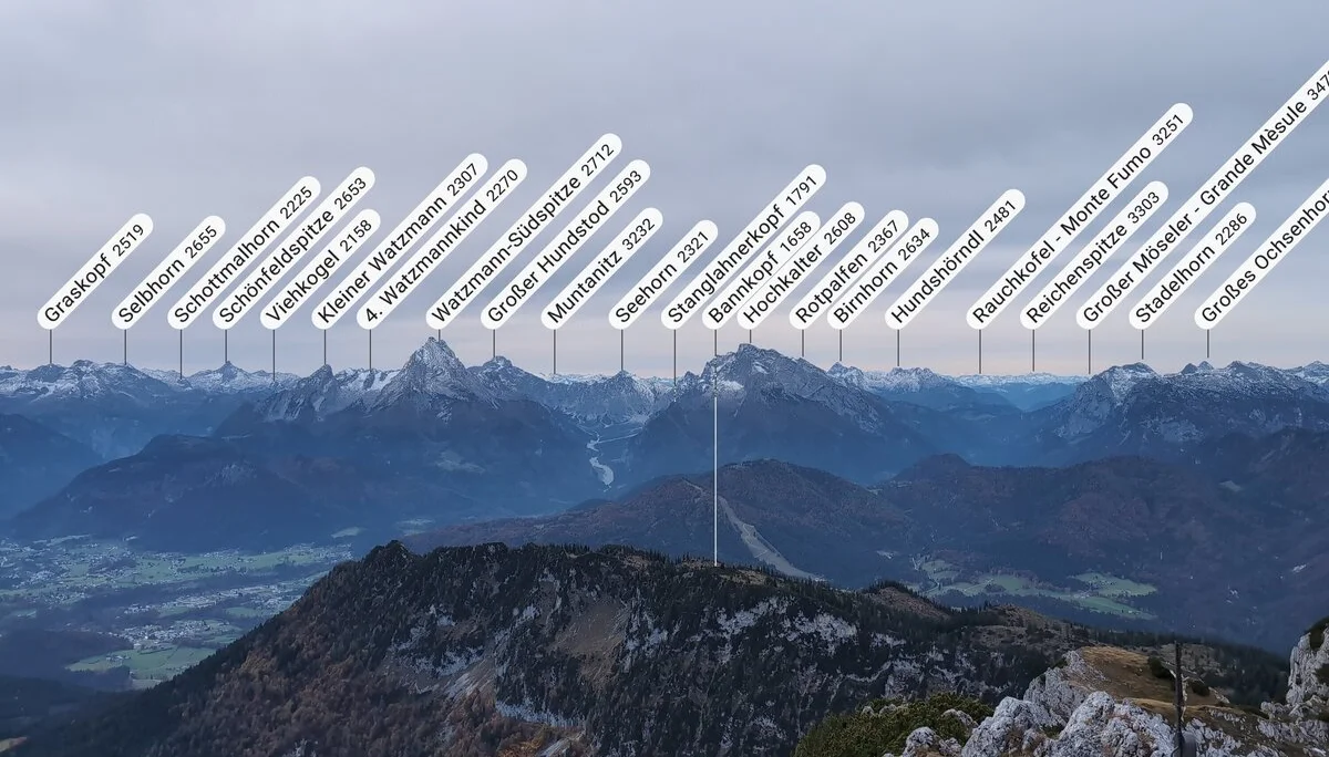 Klettersteig Berchtesgadener Hochthron | © DAV Gangkofen\Martin Götz - Rundblick vom Gipfel mit Peakfinder