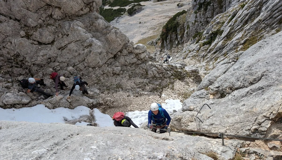 Klettersteig Berchtesgadener Hochthron | © DAV Gangkofen\Martin Götz - Im Gamsband – noch Schneereste