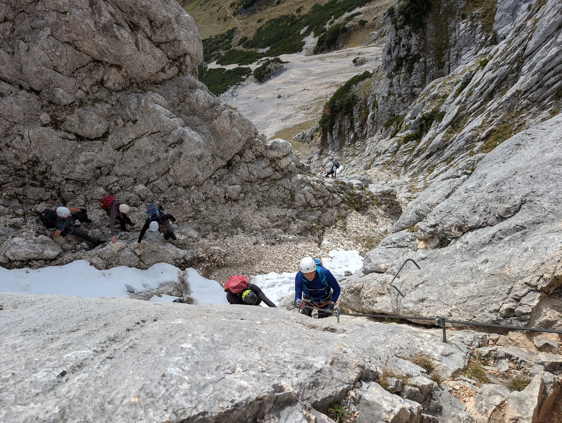 Klettersteig Berchtesgadener Hochthron | © DAV Gangkofen\Martin Götz - Im Gamsband – noch Schneereste