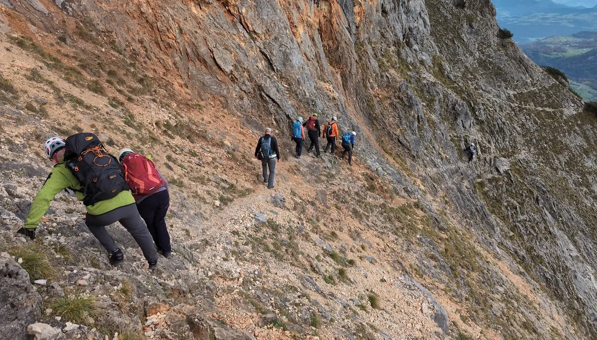 Klettersteig Berchtesgadener Hochthron | © DAV Gangkofen\Martin Götz - In der langen Querung – Steigspuren auf geneigtem Fels