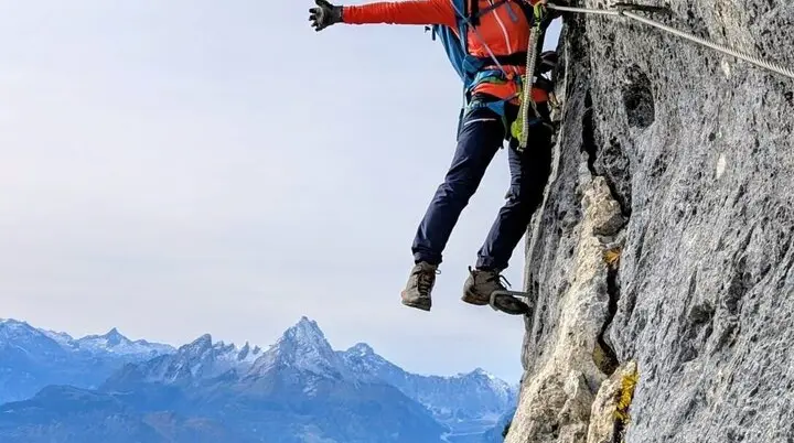 Klettersteig Berchtesgadener Hochthron | © DAV Gangkofen\Martin Schmidt - Im Fotoquergang – im Hintergrund der Watzmann