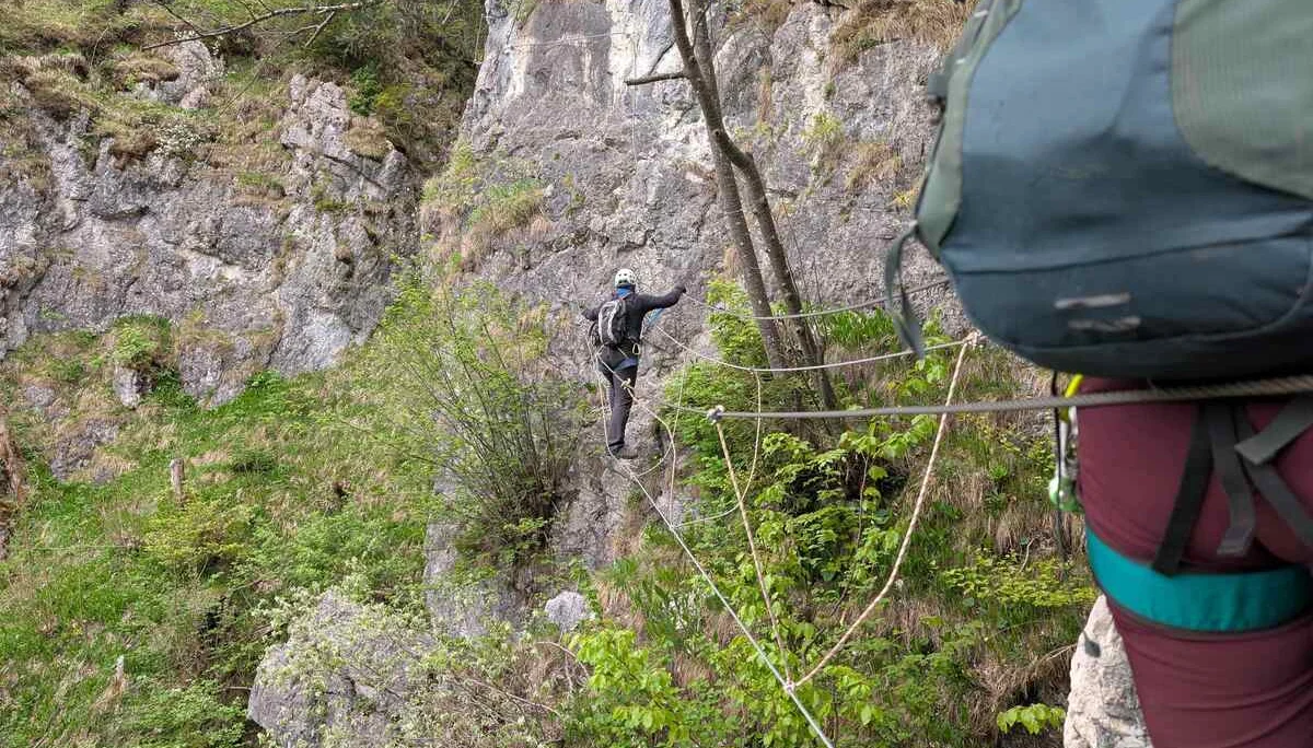 © (Martin Götz) Auf der Seilbrücke