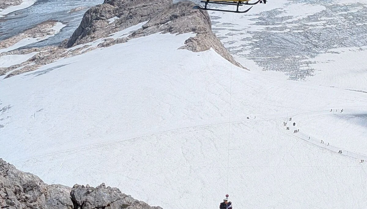 © „Hubschraubereinsatz am viel begangenen Schulteranstieg Klettersteig“ – Martin Götz