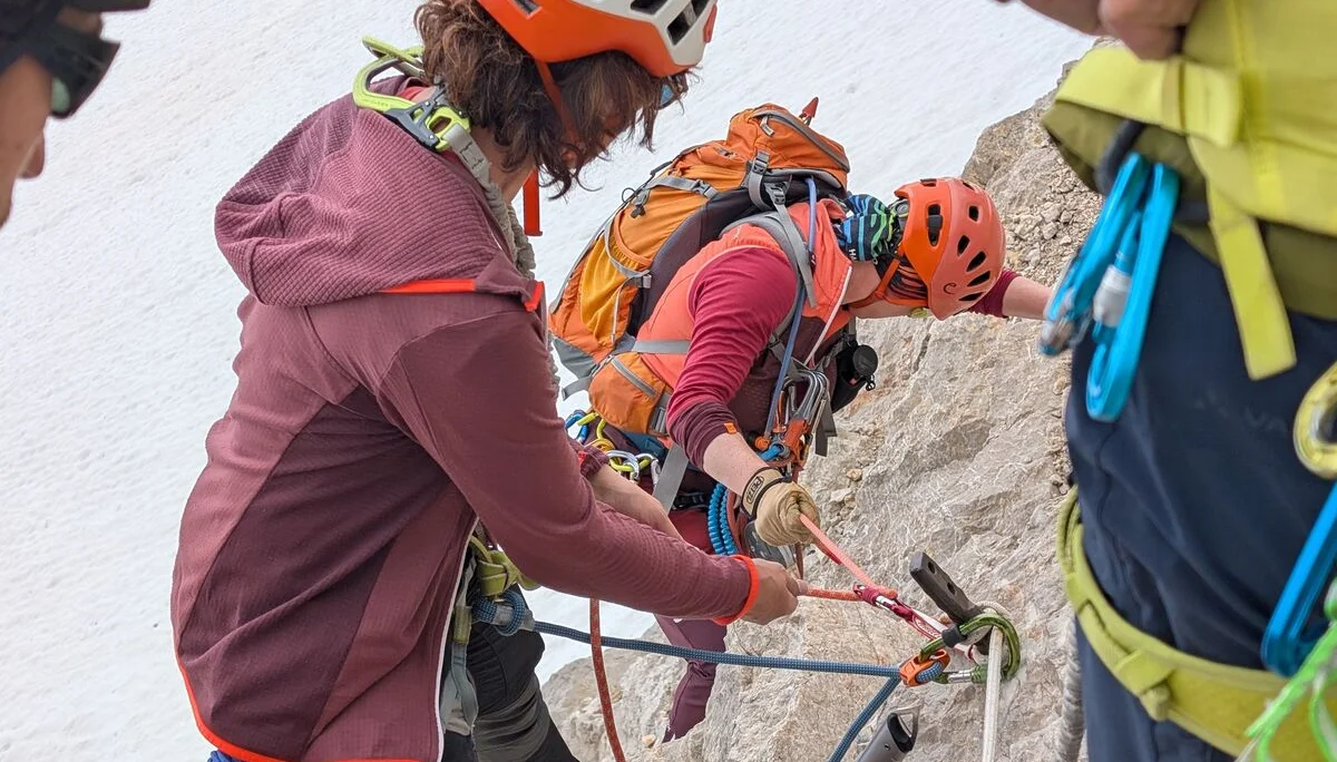 © „Abseilen von der Simonyscharte auf den Hallstätter Gletscher“ – Martin Götz