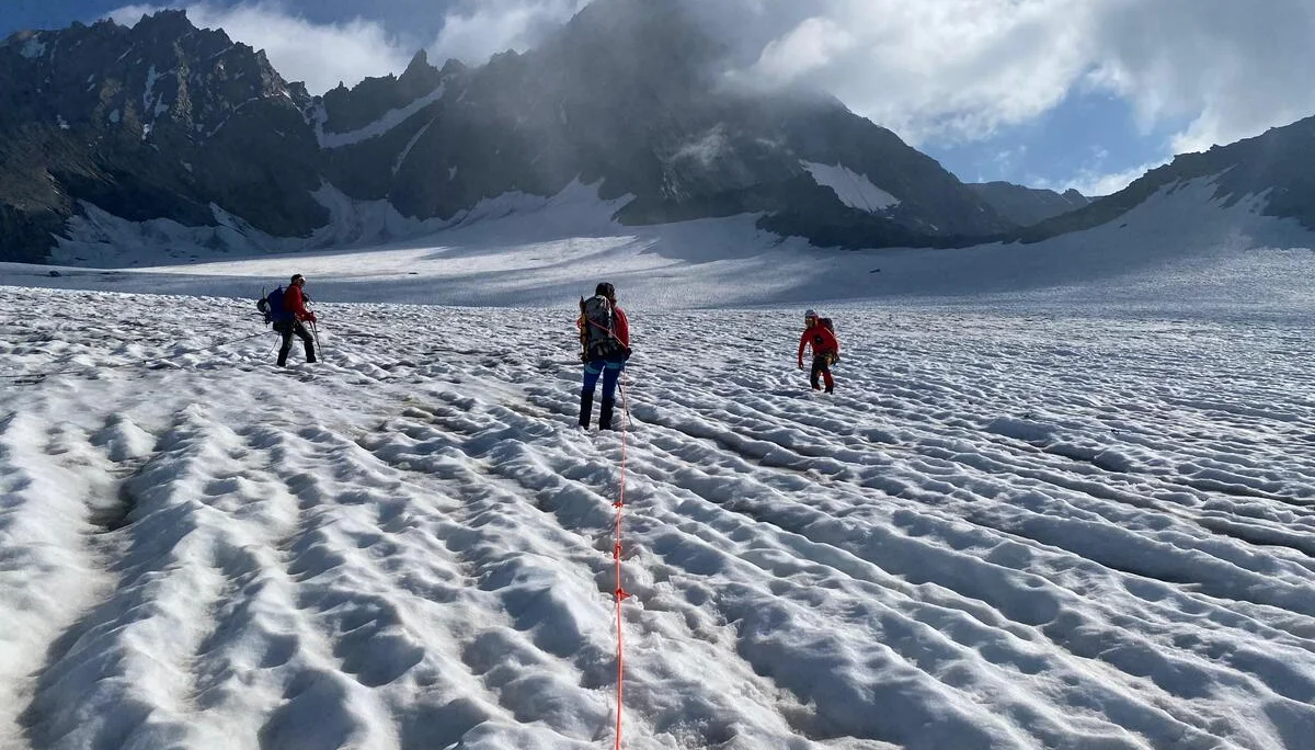 © (DAV-Gangkofen) - Spaltensuche auf dem Teischnitzkees